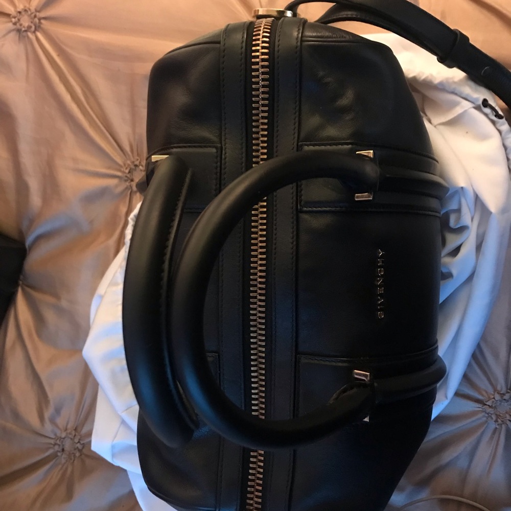 Givenchy Lucrezia Medium Bag - Picture 7 of 8